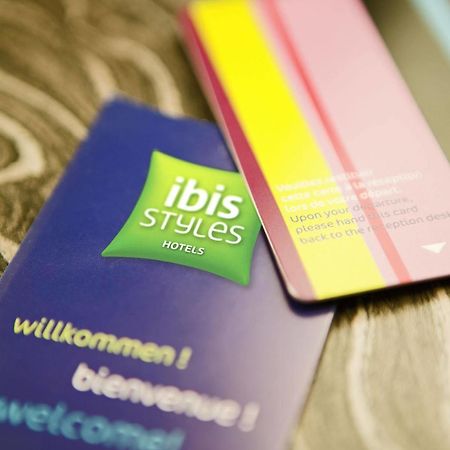 Ibis Styles Guyancourt Versailles Екстериор снимка