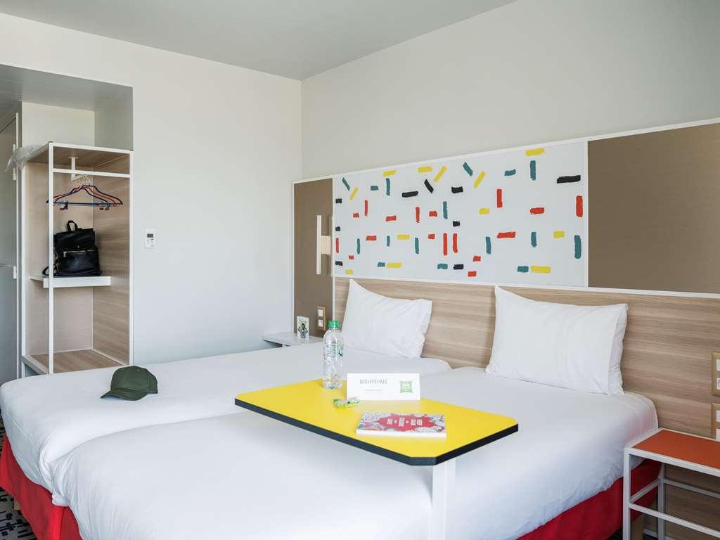 Ibis Styles Guyancourt Versailles Стая снимка