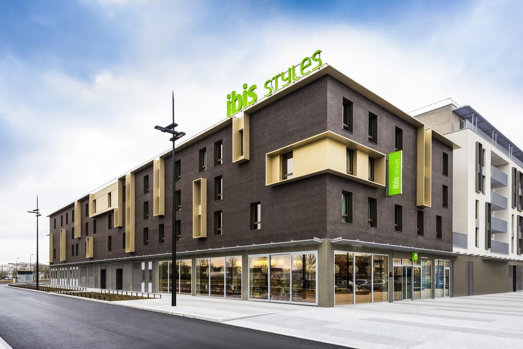 Ibis Styles Guyancourt Versailles Екстериор снимка