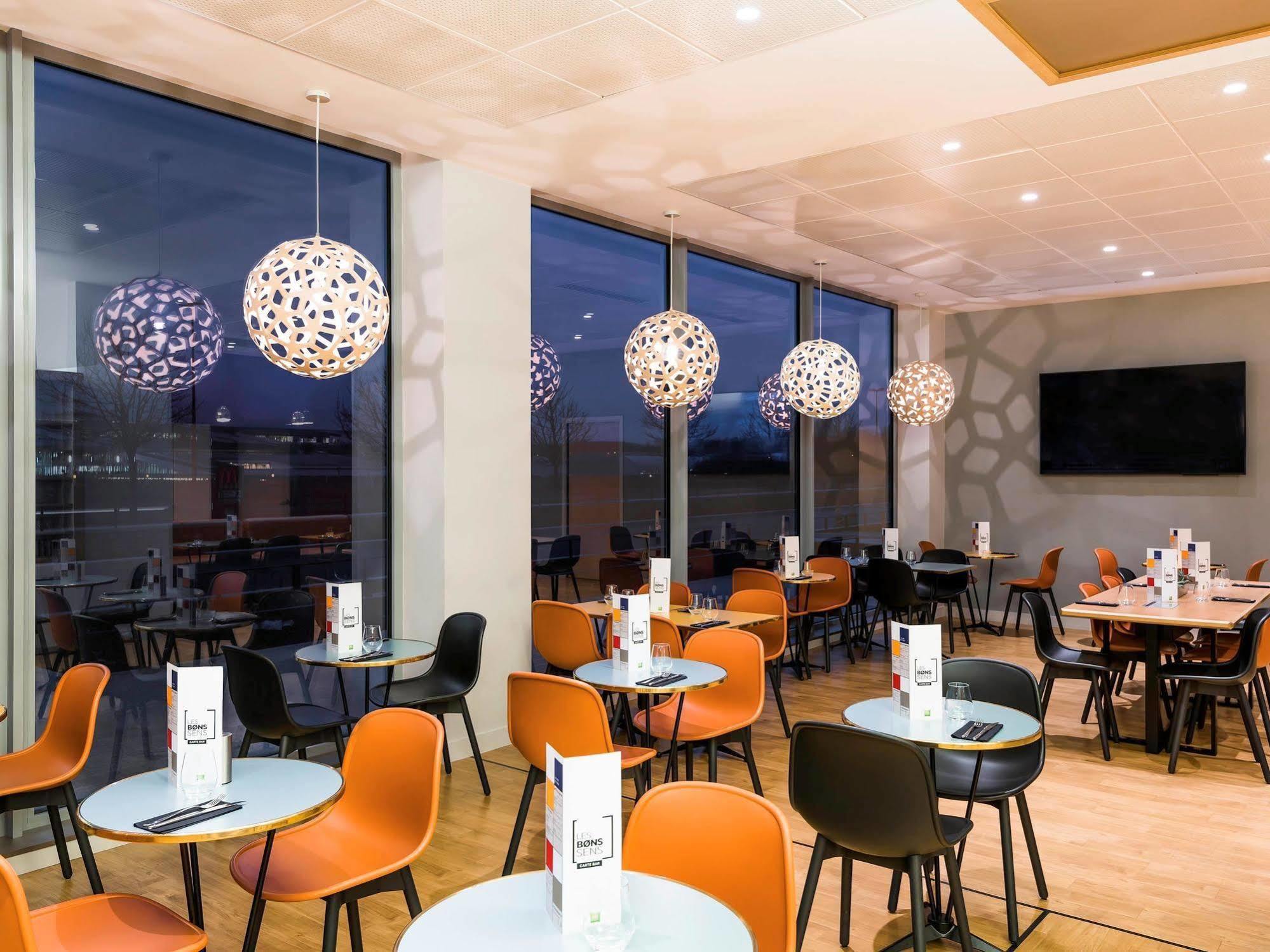 Ibis Styles Guyancourt Versailles Екстериор снимка