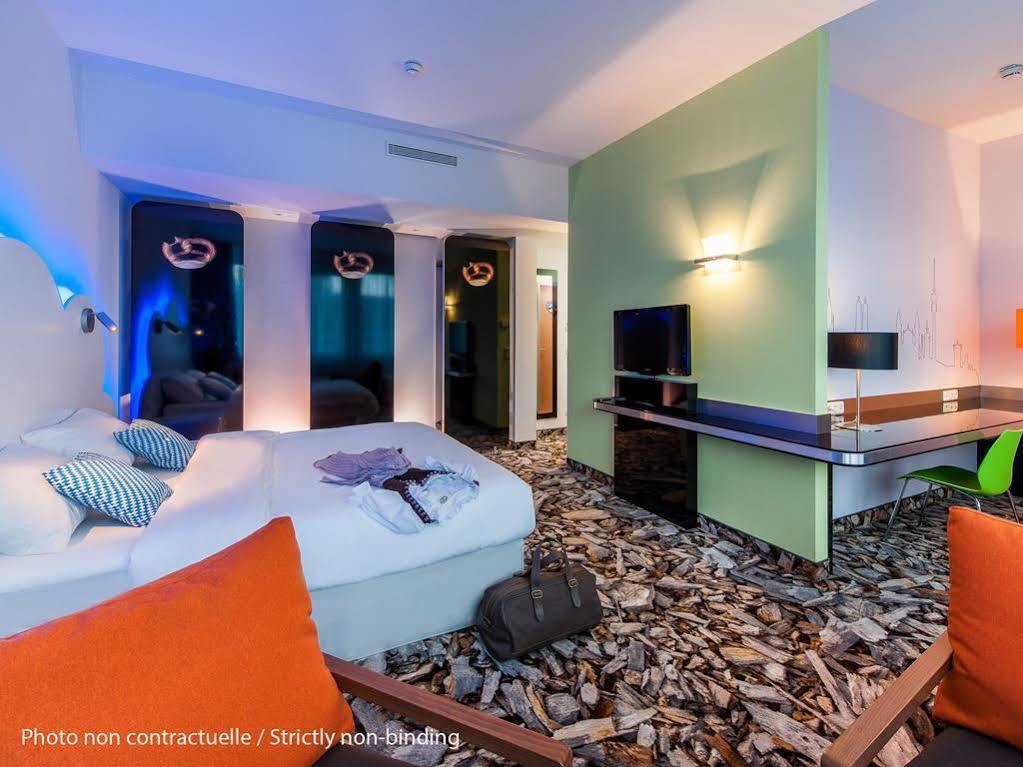 Ibis Styles Guyancourt Versailles Екстериор снимка