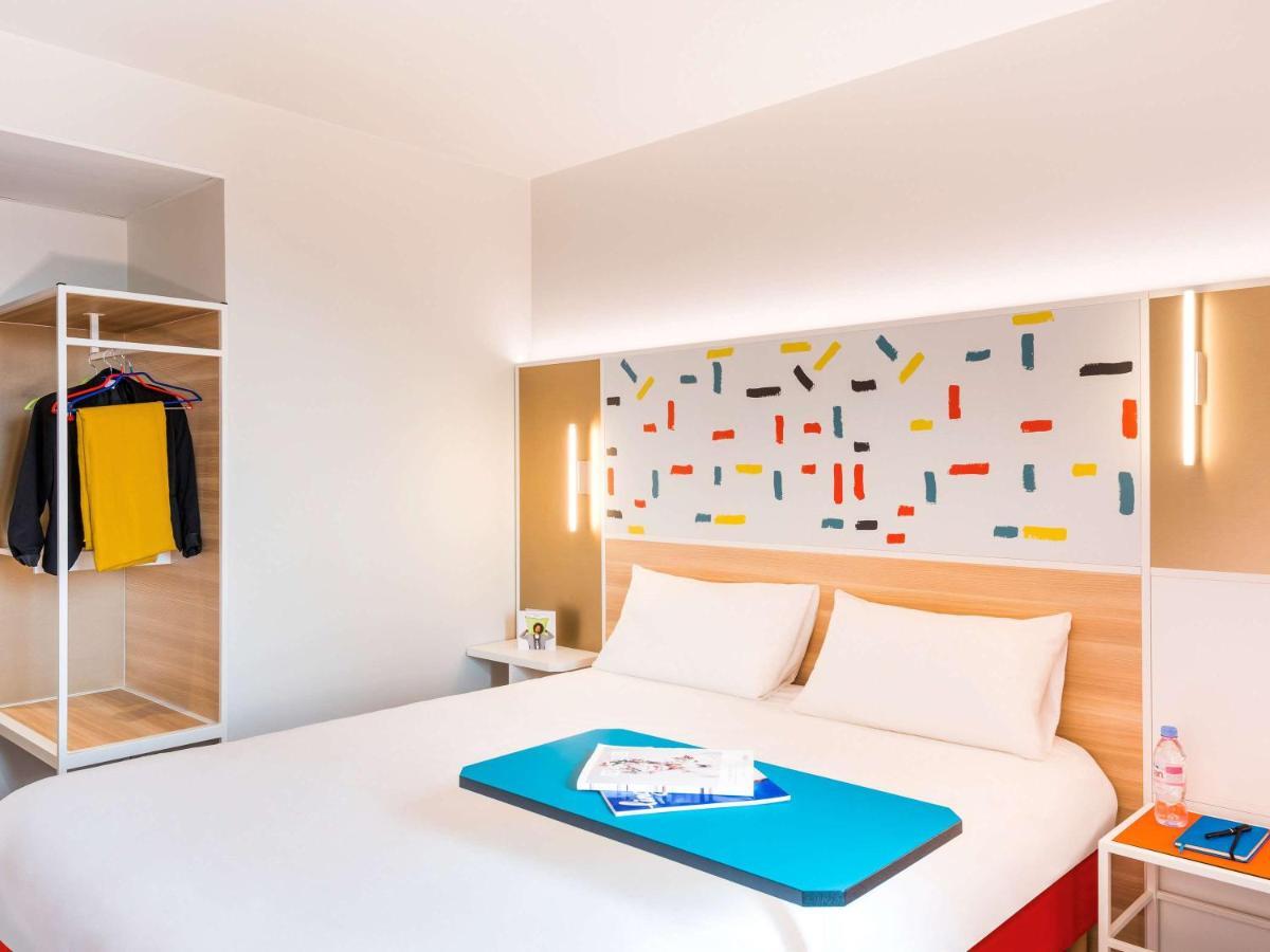 Ibis Styles Guyancourt Versailles Екстериор снимка
